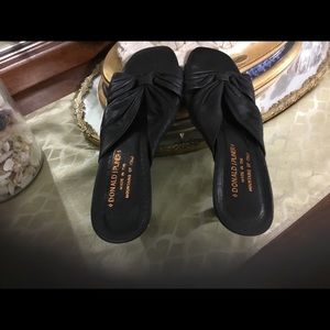 New Donald J Pliner Black Leather Italy Heels